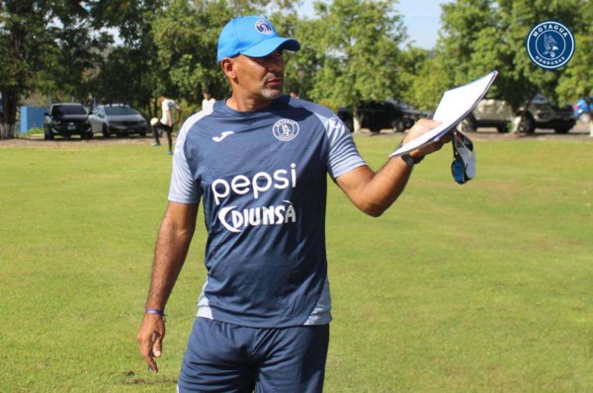 Ninrod Medina, asistente técnico del Motagua, ha sido internado por Covid-19, pero está estable