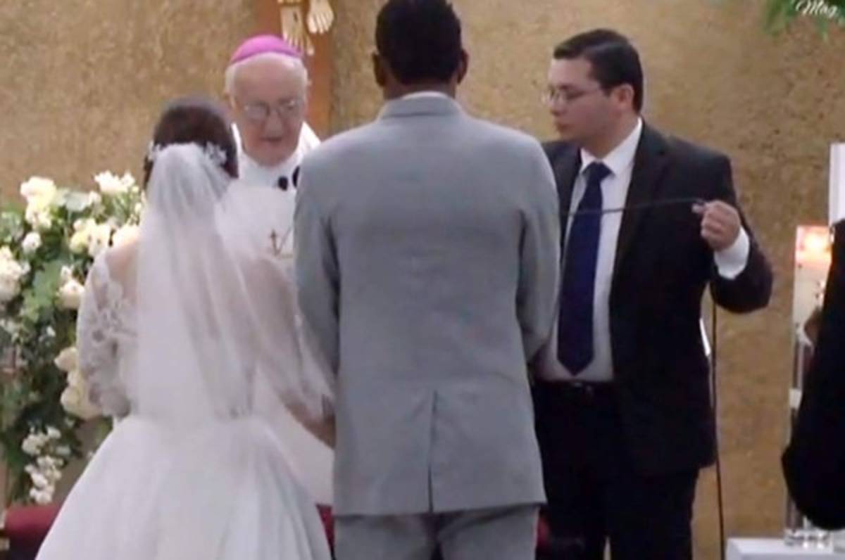 En la intimidad: Así fue la boda eclesiástica entre Carlo Costly y Tita Torres