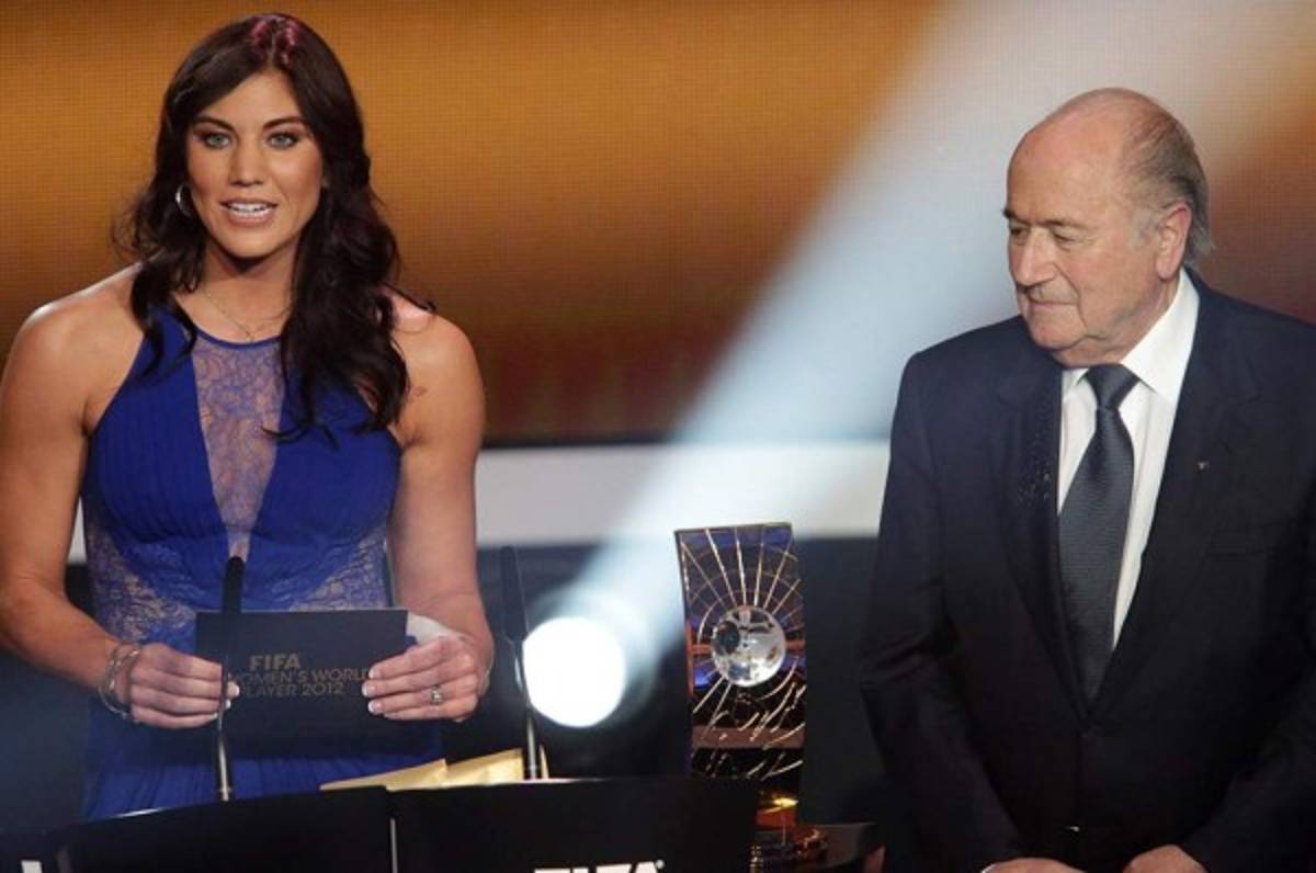 Blatter le responde a Hope Solo luego de que lo acusara de 'agresión sexual'