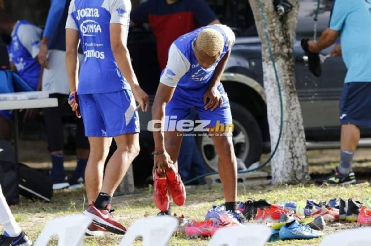 Así fue el entrenamiento de Honduras tras el desastre: Caras largas y charla del 'Bolillo' Gómez