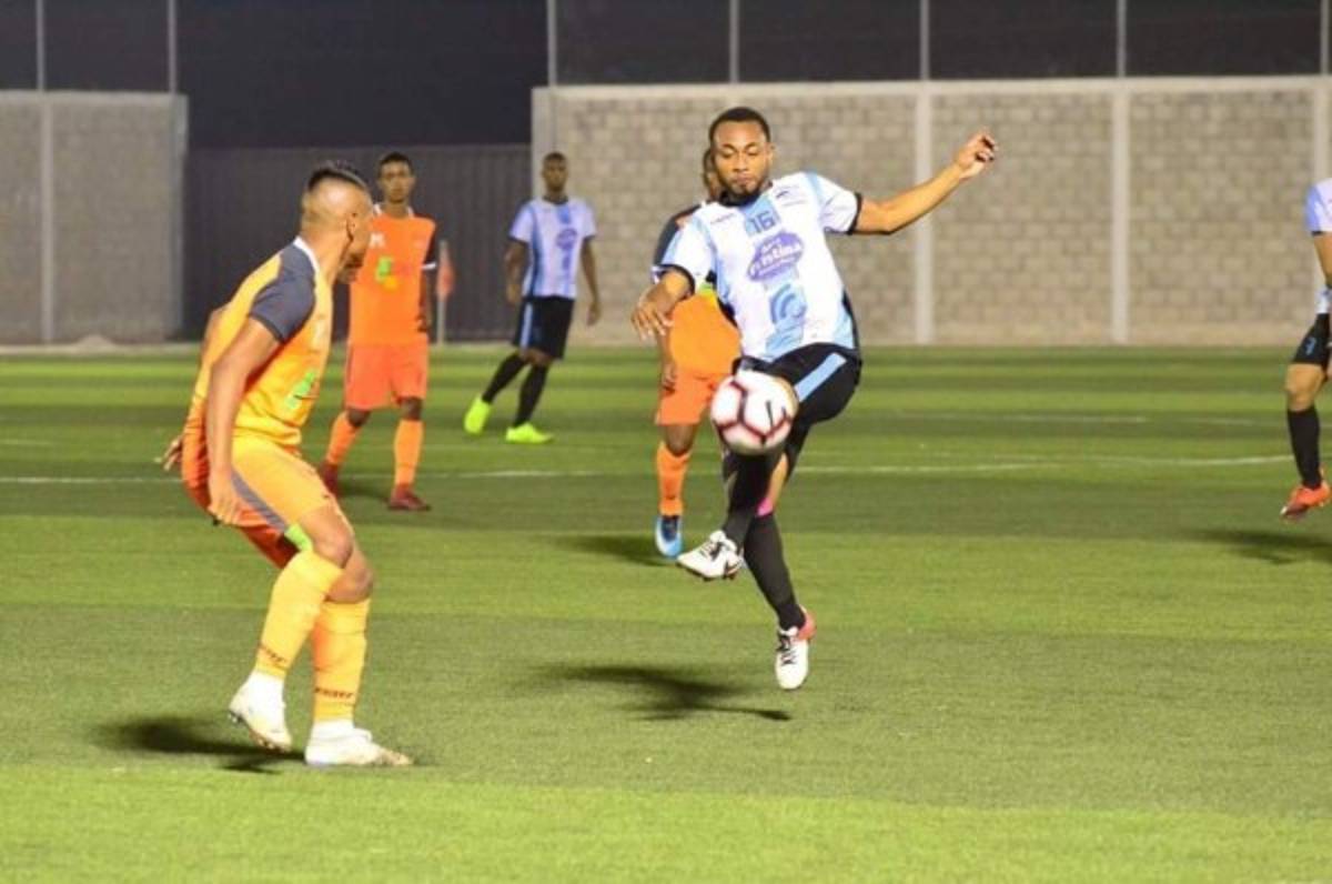 Lección de vida: Jugador hondureño de Liga de Ascenso regala comida en crisis del coronavirus