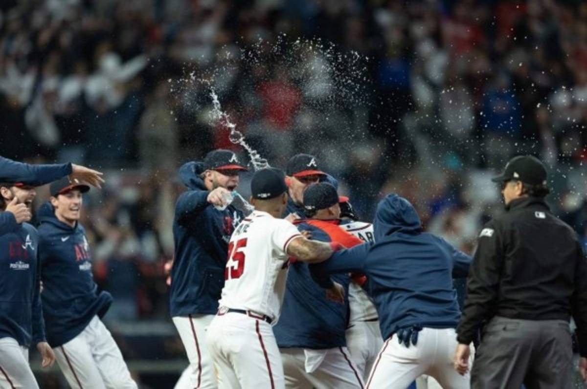Los Braves ganan el segundo juego de la serie de campeonato de la Liga Nacional; Ya están arriba 2-0