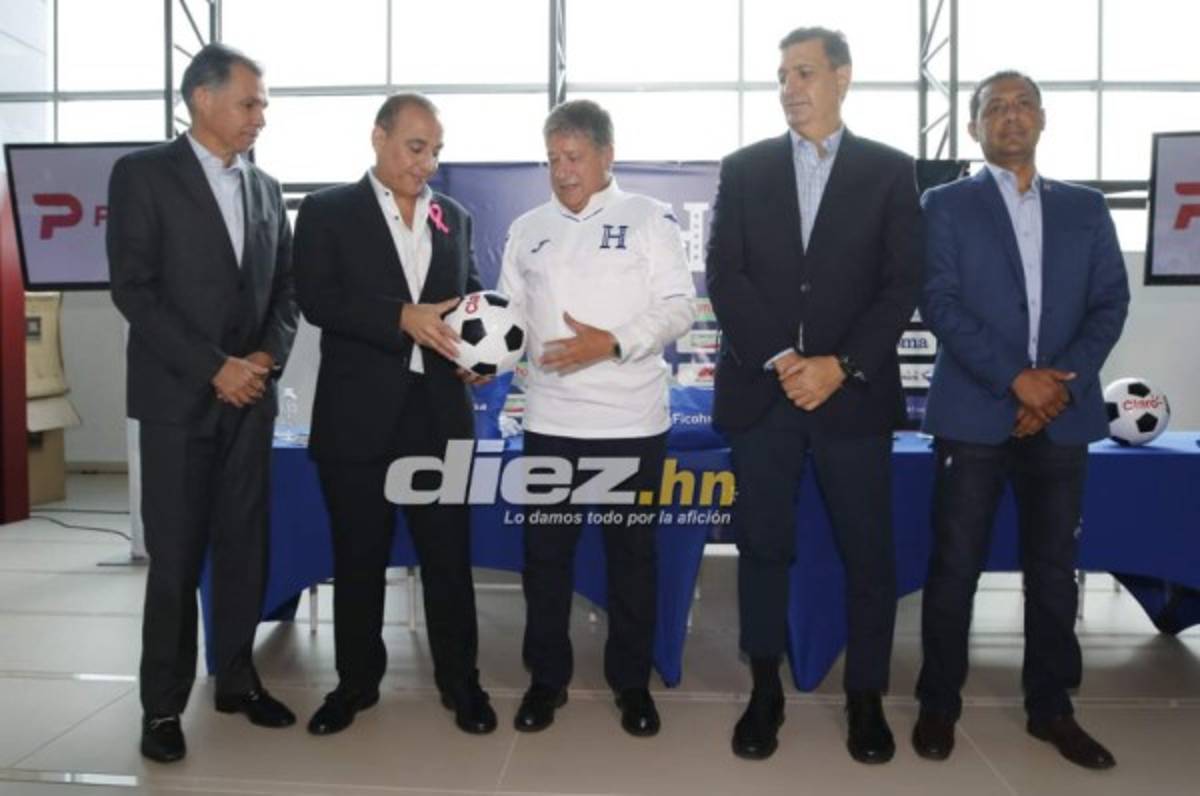 ¿Por qué se puso nervioso? Así fue la presentación del 'Bolillo' Gómez con la selección de Honduras
