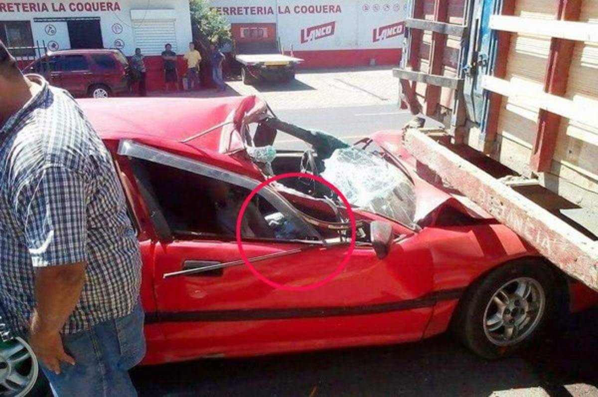 Futbolistas salvadoreños sobreviven tras aparatoso accidente