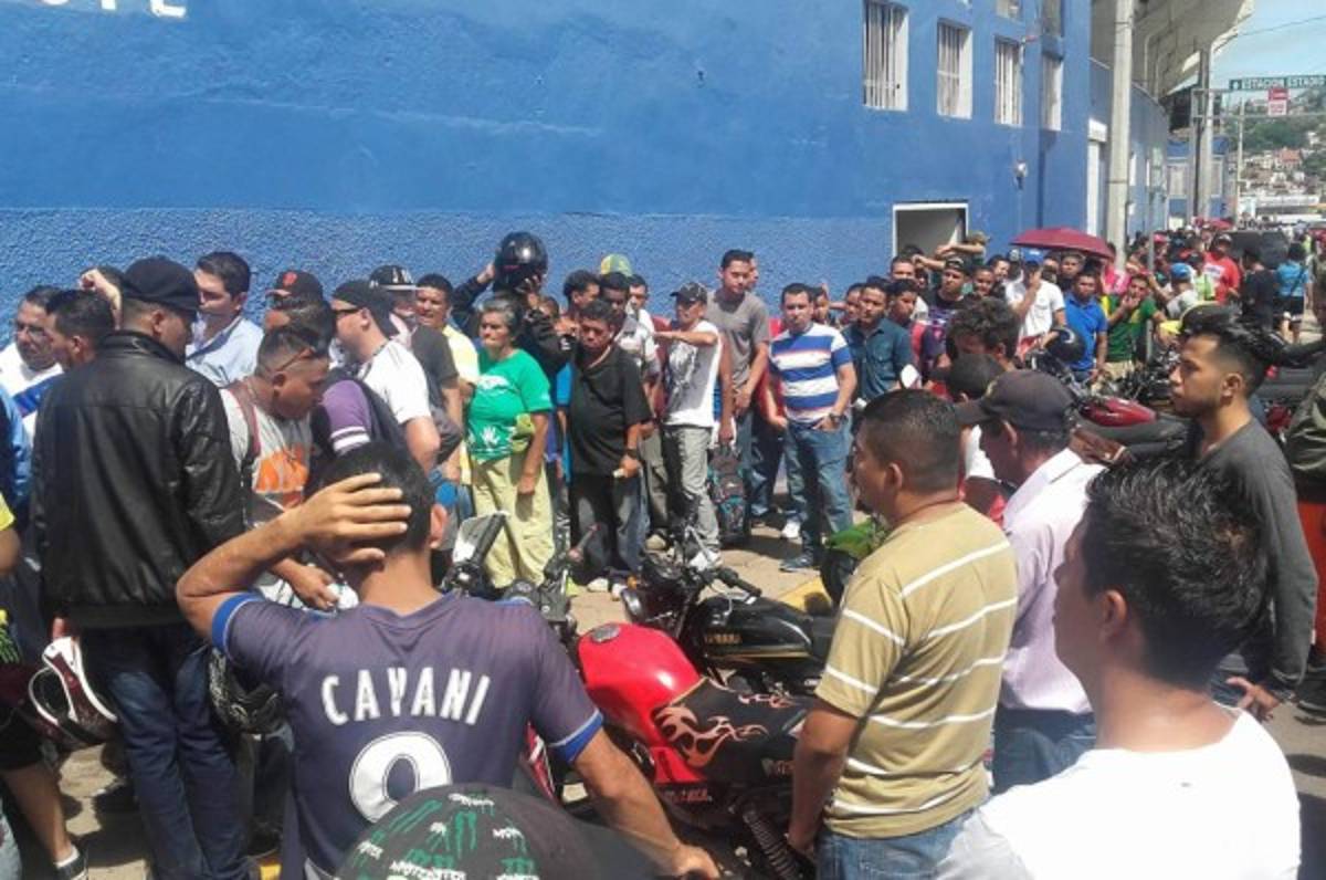 Locura en las taquillas del Nacional por los boletos para ver el juego ante Pachuca