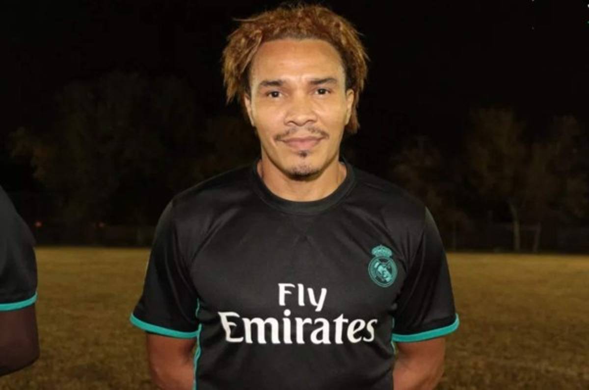 Rambo de León aparece jugando con el Real Madrid de una liga burocrática en Houston