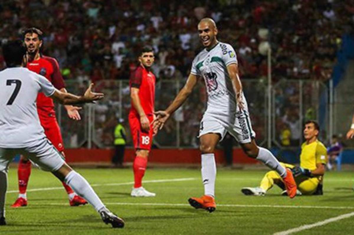Eddie Hernández anota su segundo gol con el Zob Ahan de Irán