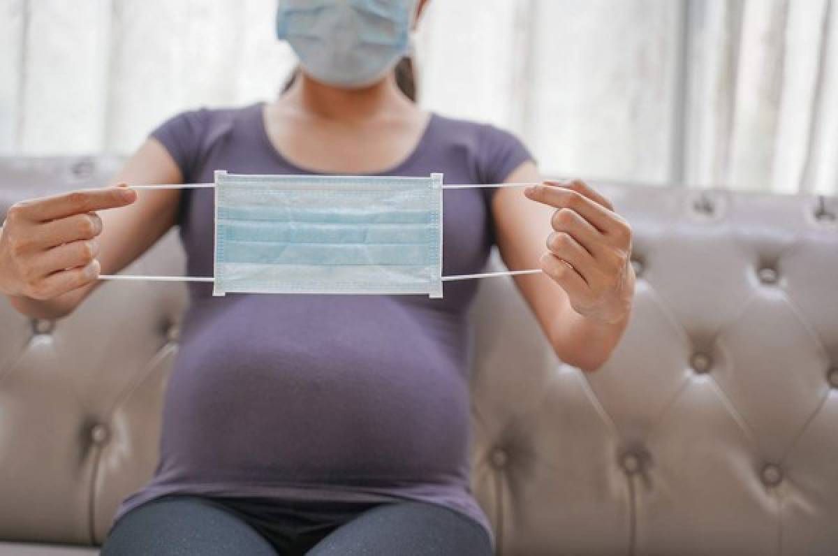 La OPS dice que embarazadas pueden sufrir forma grave de COVID-19 y pide garantizar controles