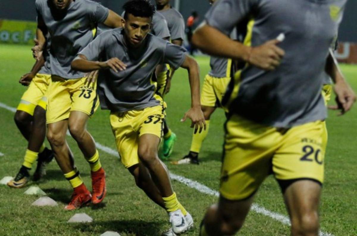 Real España ya perdonó acto de indisciplina del juvenil Selvin Guevara