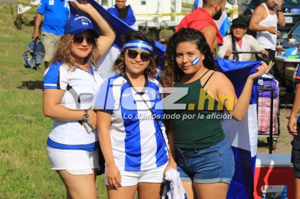¡Catrachas y ticas! Las chicas más hermosas en el Red Bull Arena