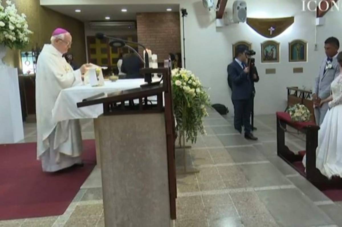 En la intimidad: Así fue la boda eclesiástica entre Carlo Costly y Tita Torres