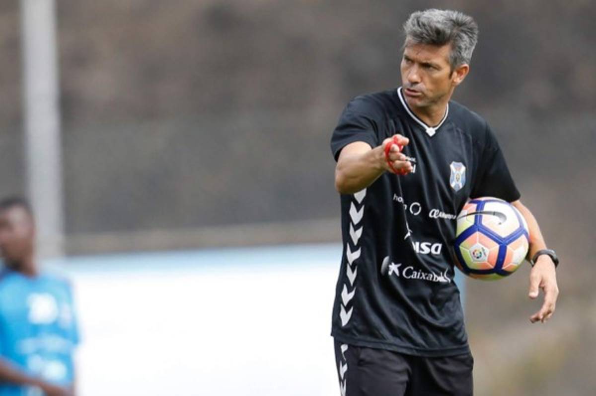 Bryan Acosta se queda sin técnico; Tenerife rescinde a José Luis Martí