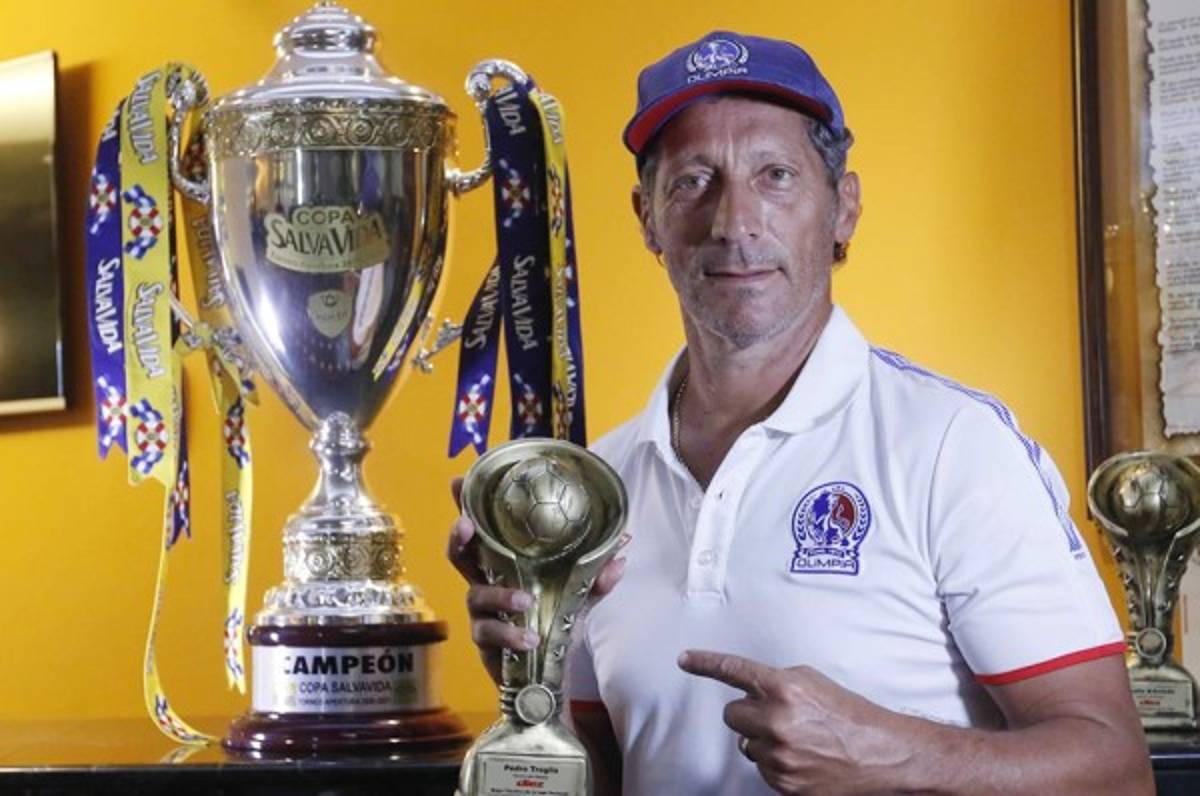 Pedro Troglio, camino a convertirse en un entrenador histórico en el fútbol hondureño en tiempo récord