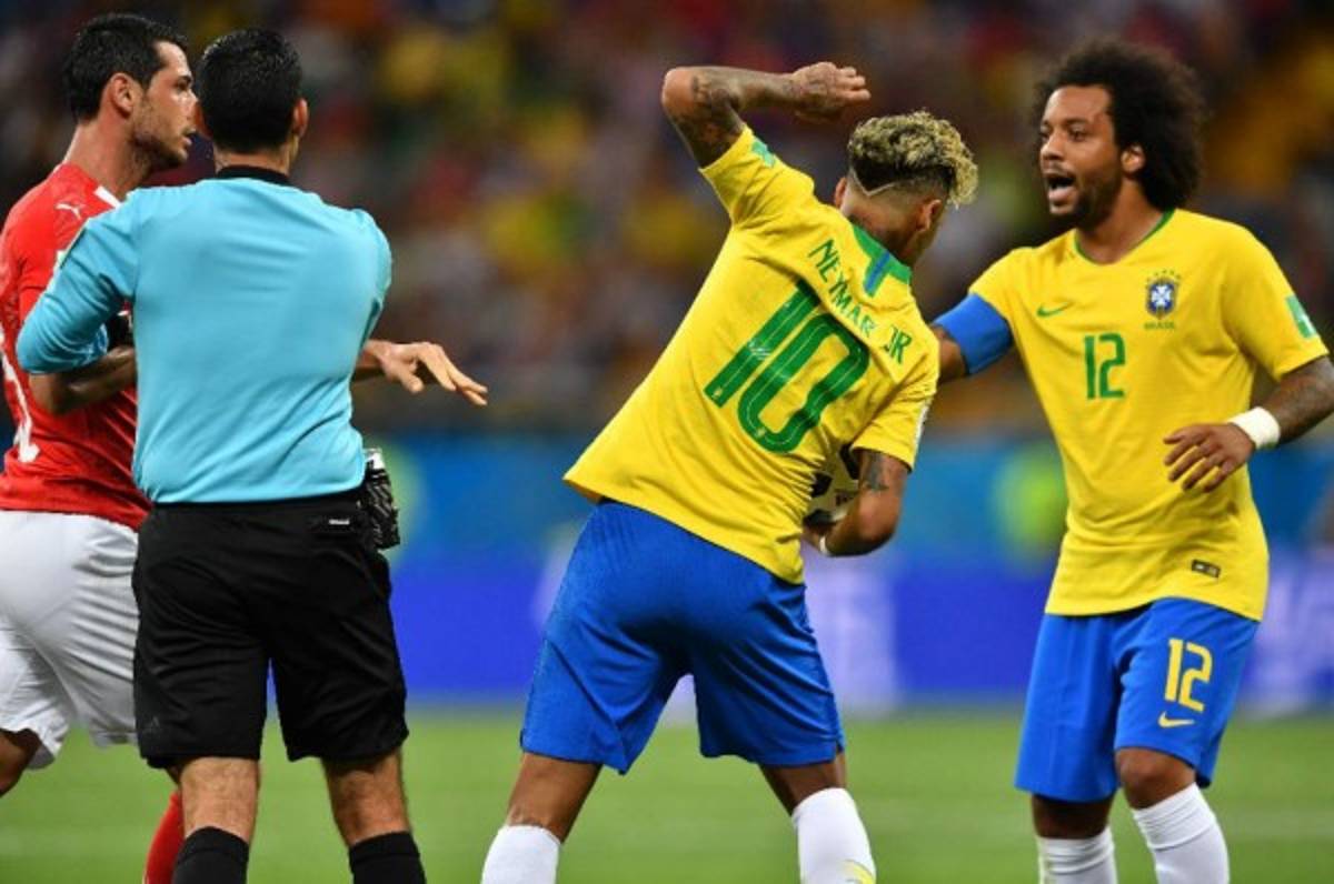 Marcelo se descarga contra árbitro mexicano tras empate ante Suiza: '¿Para qué está el VAR?'