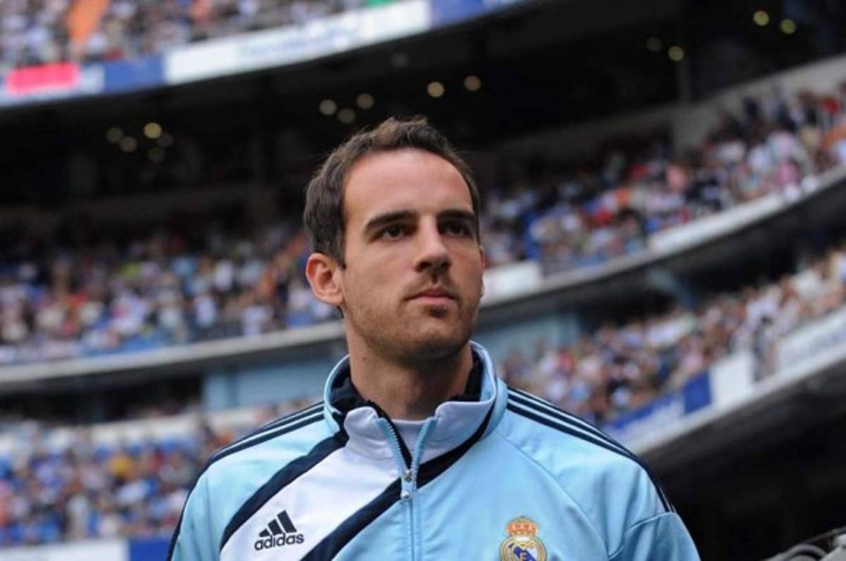 Registran casa de Metzelder tras ser acusado de traficar con pornografía infantil