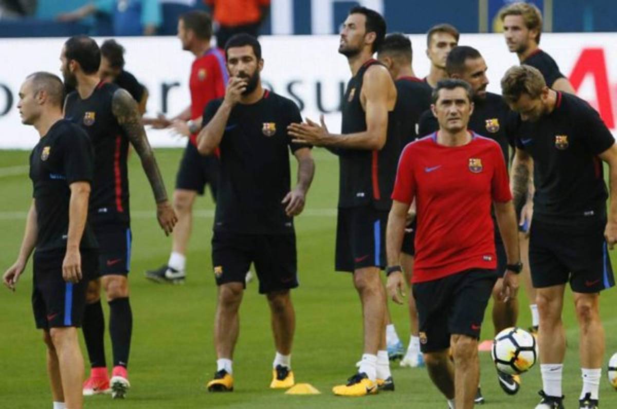 Digne, Vidal y Vermaelen, principales novedades en la convocatoria del Barcelona