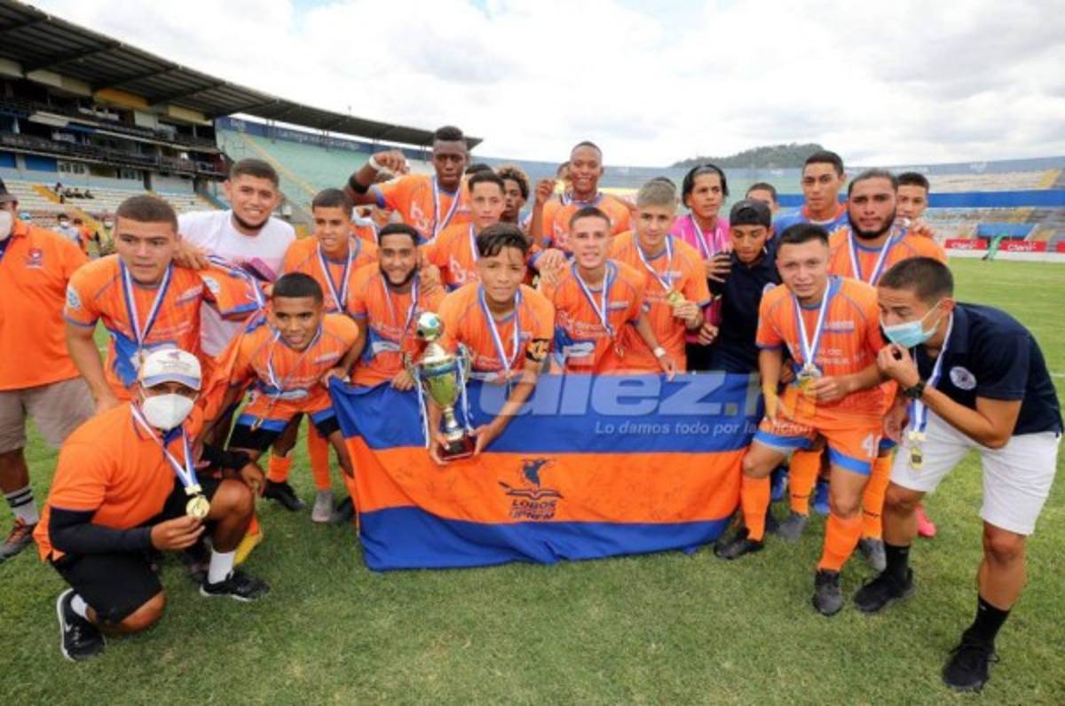 ¡Campeón nacional! Así festejó UPNFM su conquista del Torneo Sub-18 ante Olimpia y su estrella