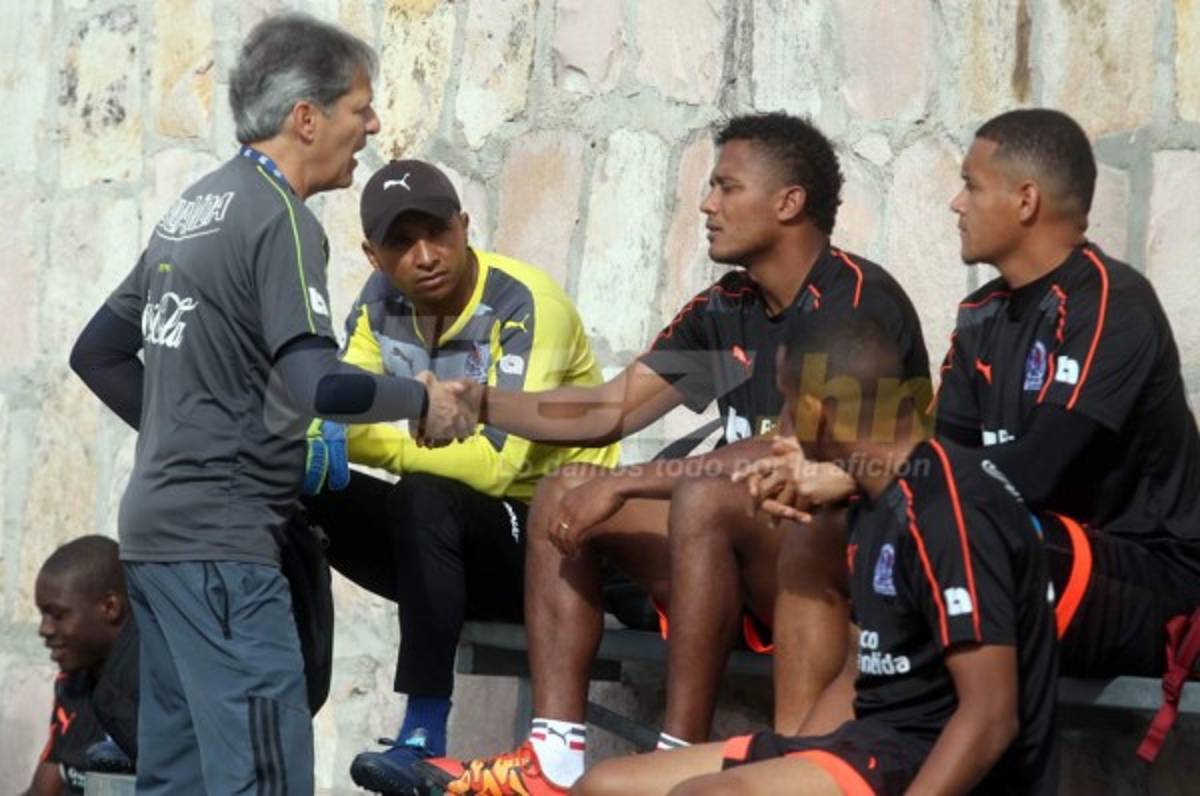 El portero Donis Escober pierde titularidad en Olimpia por orden técnica