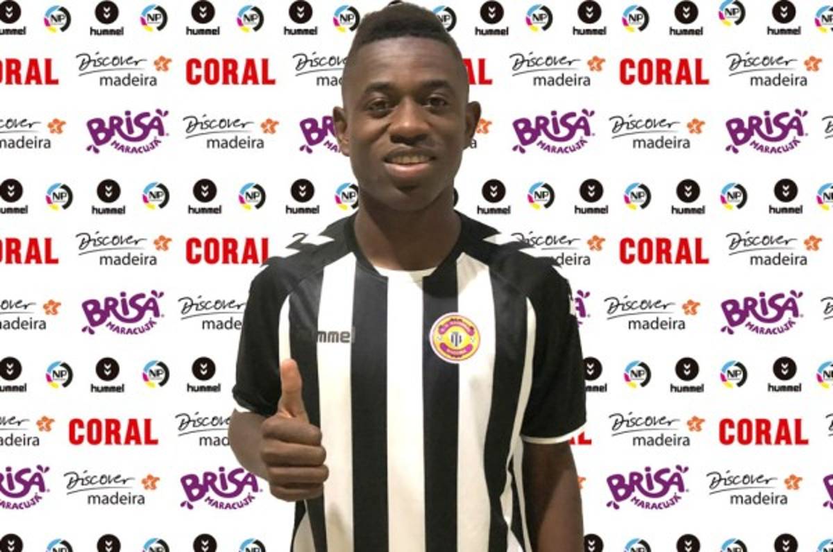 Nacional de Portugal presenta al hondureño Wesly Decas