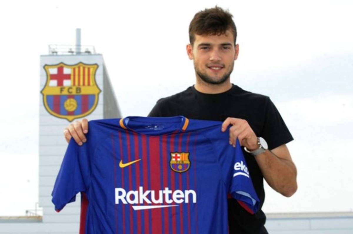 Barcelona B ficha al delantero José Arnáiz por las próximas tres temporadas