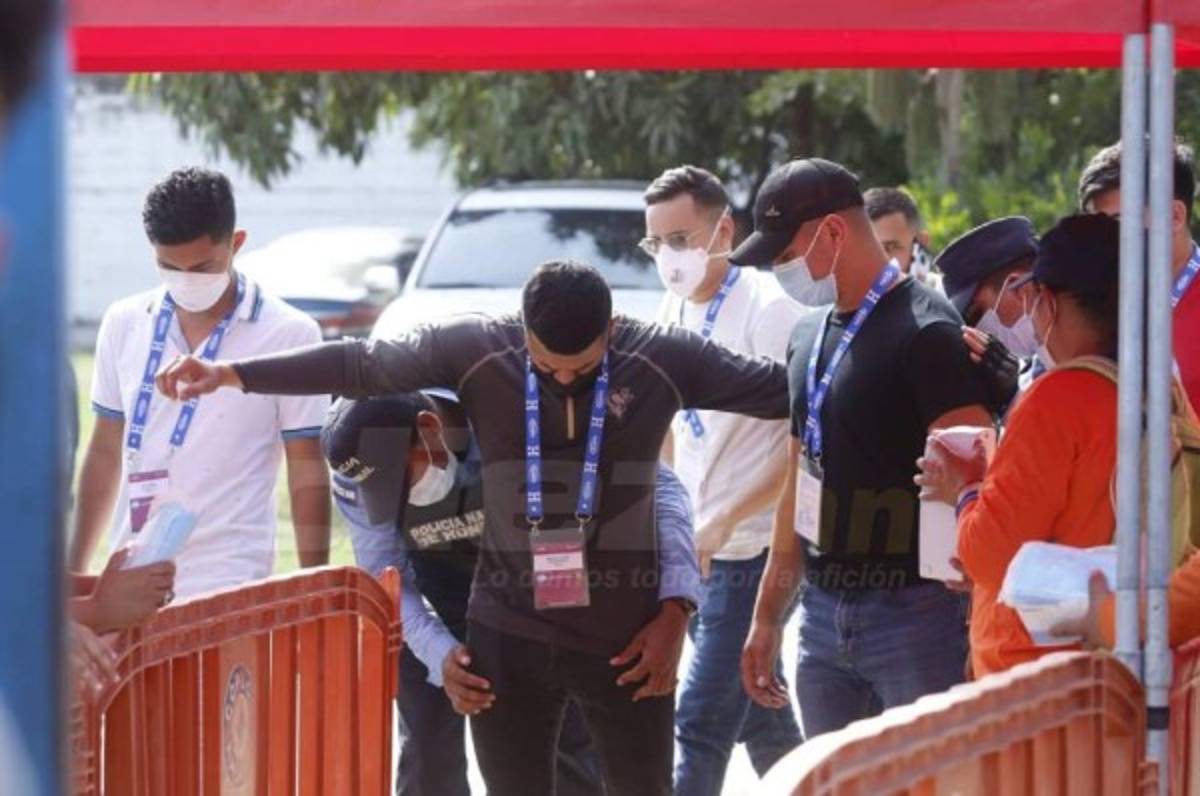 Con la familia Arriaga presente: así es el ambiente previo al Honduras-Jamaica en el estadio Olímpico