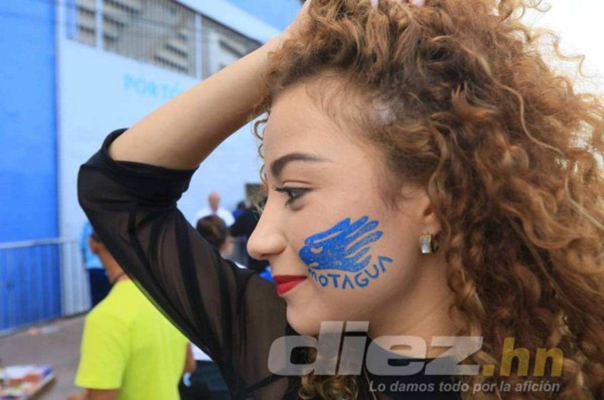 ¡Ambientazo! Así viven los aficionados de Motagua la previa ante Herediano