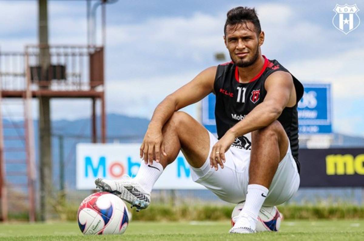 Alex López recibe el visado americano y está listo para liderar al Alajuelense en la vuelta frente al Atlanta United