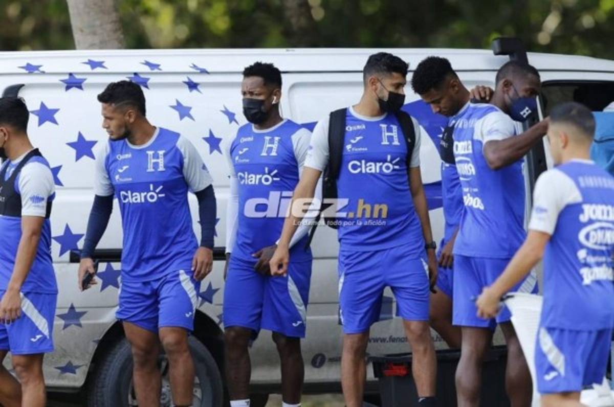 Así fue el entrenamiento de Honduras tras el desastre: Caras largas y charla del 'Bolillo' Gómez