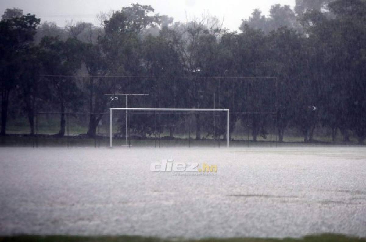 Torrencial aguacero: La lluvia inunda la sede de Motagua y retrasa su entrenamiento