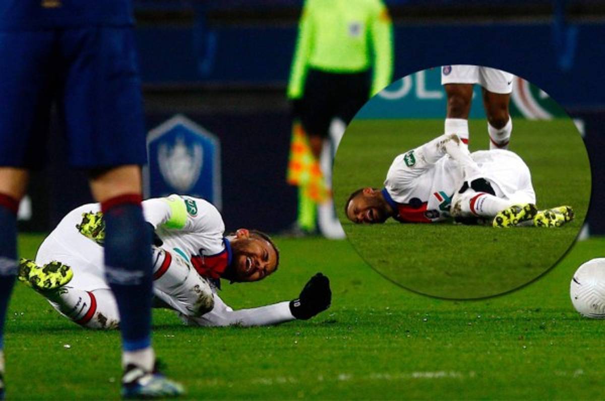 Alarma en el PSG: Neymar se va del campo antes de ser cambiado tras recibir varias faltas