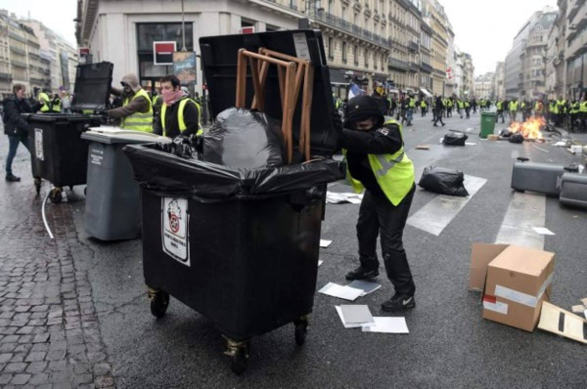 París bajo fuego: Caos y terror en Francia en una violenta protesta