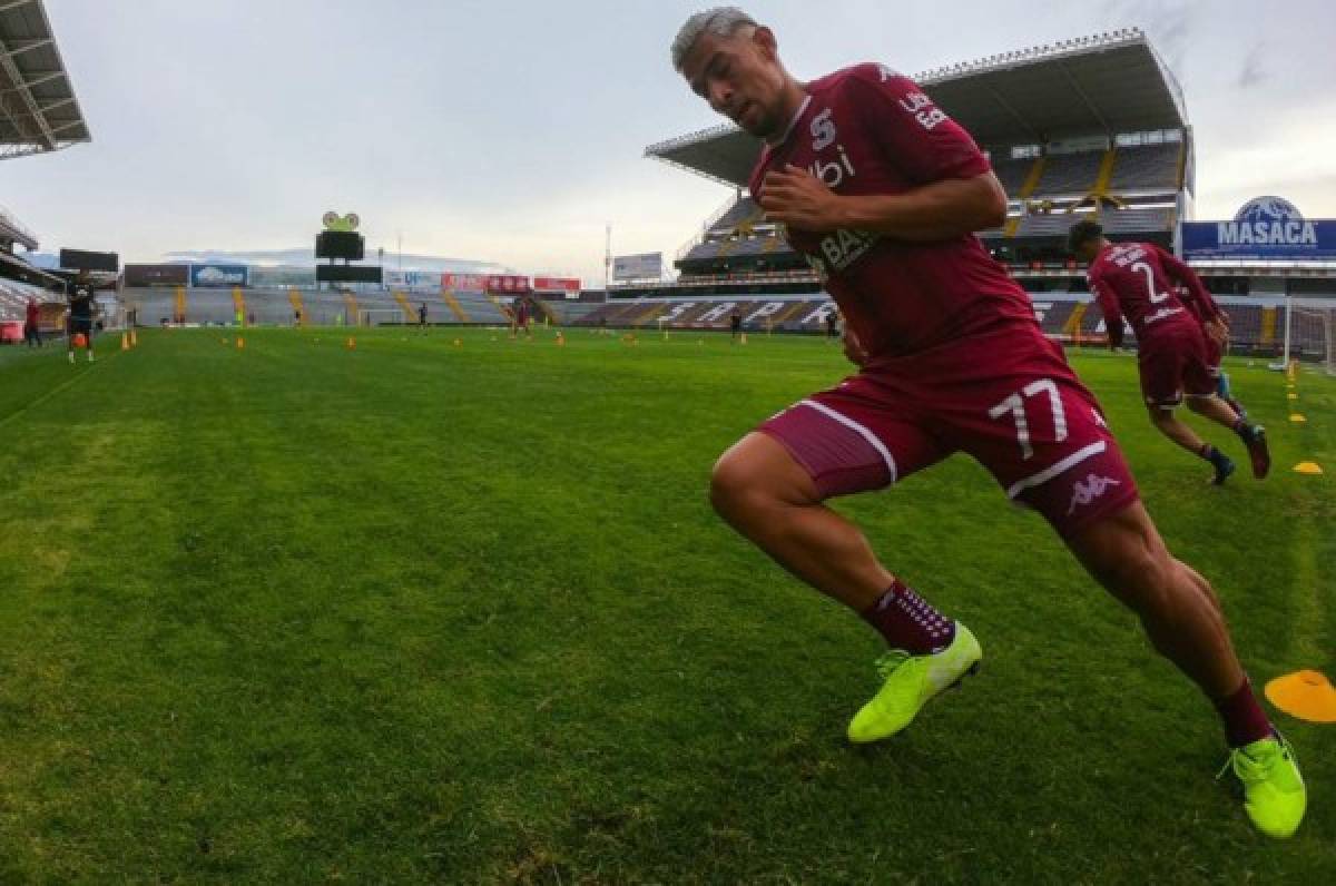 Equipos de fútbol de Costa Rica vuelven a entrenar bajo medidas sanitarias por coronavirus