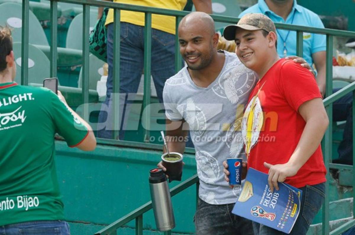 ¿Vuelve a Marathón? La visita sorpresa del zaguero Caue Fernandes al Yankel