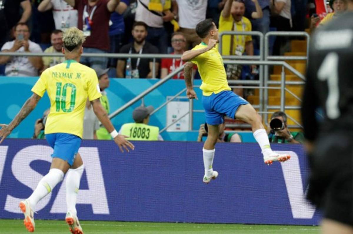 Coutinho se estrena en Rusia 2018 con una joya desde fuera del área