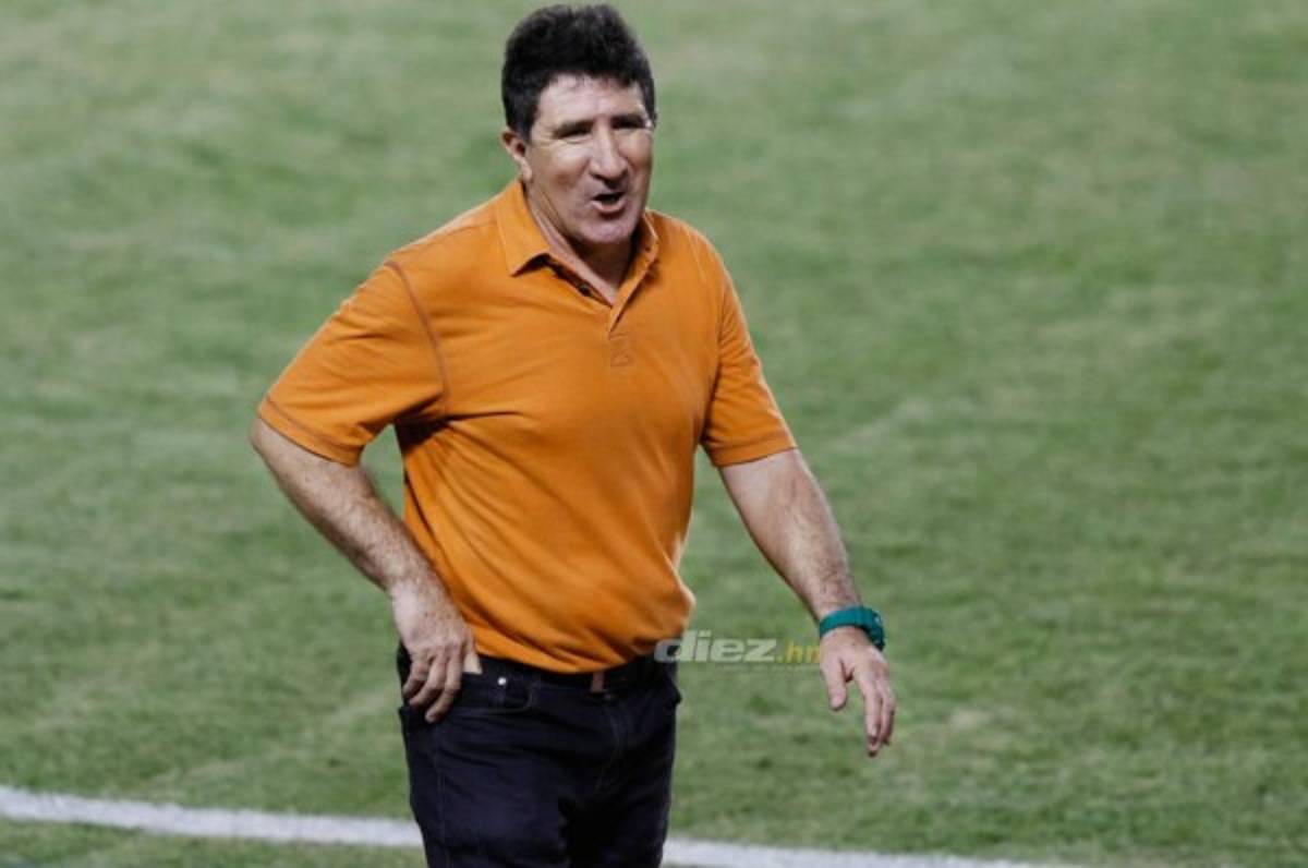Héctor Vargas: 'Hace falta gente que piense en el fútbol y no en sus intereses'
