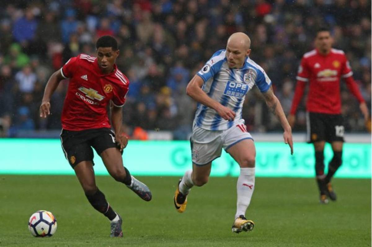 Manchester United se derrumba ante el recién ascendido Huddersfield