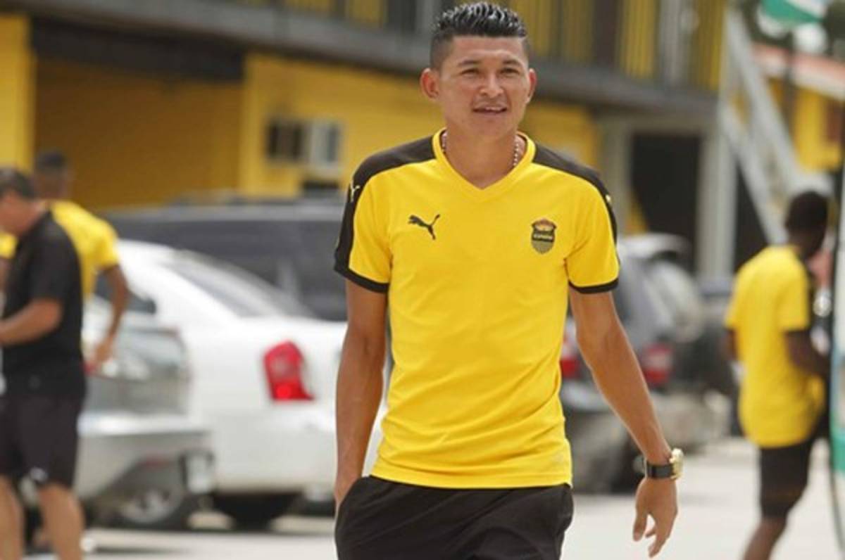 Edder Delgado se niega a renovar con Real España y saca sus cosas de la sede