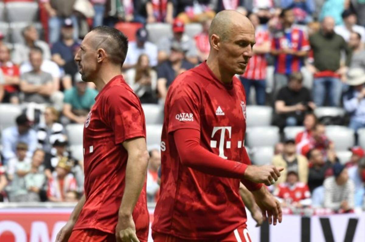 NO SE VIO EN TV: Ribéry celebra a lo CR7, el desliz de Robben y el gran mosaico del Bayern Munich en su despedida