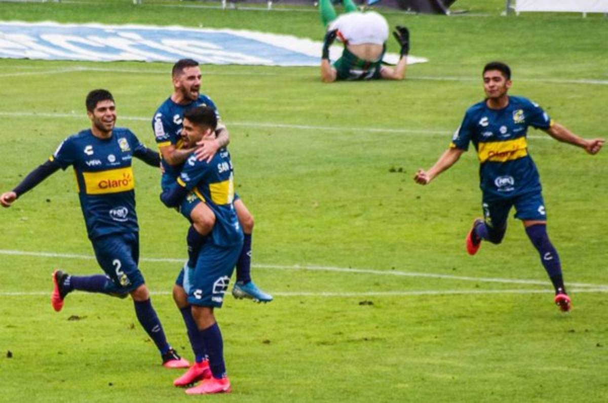 Denil Maldonado, ni en la banca en triunfo del Everton sobre Cobresal ahora con nuevo técnico