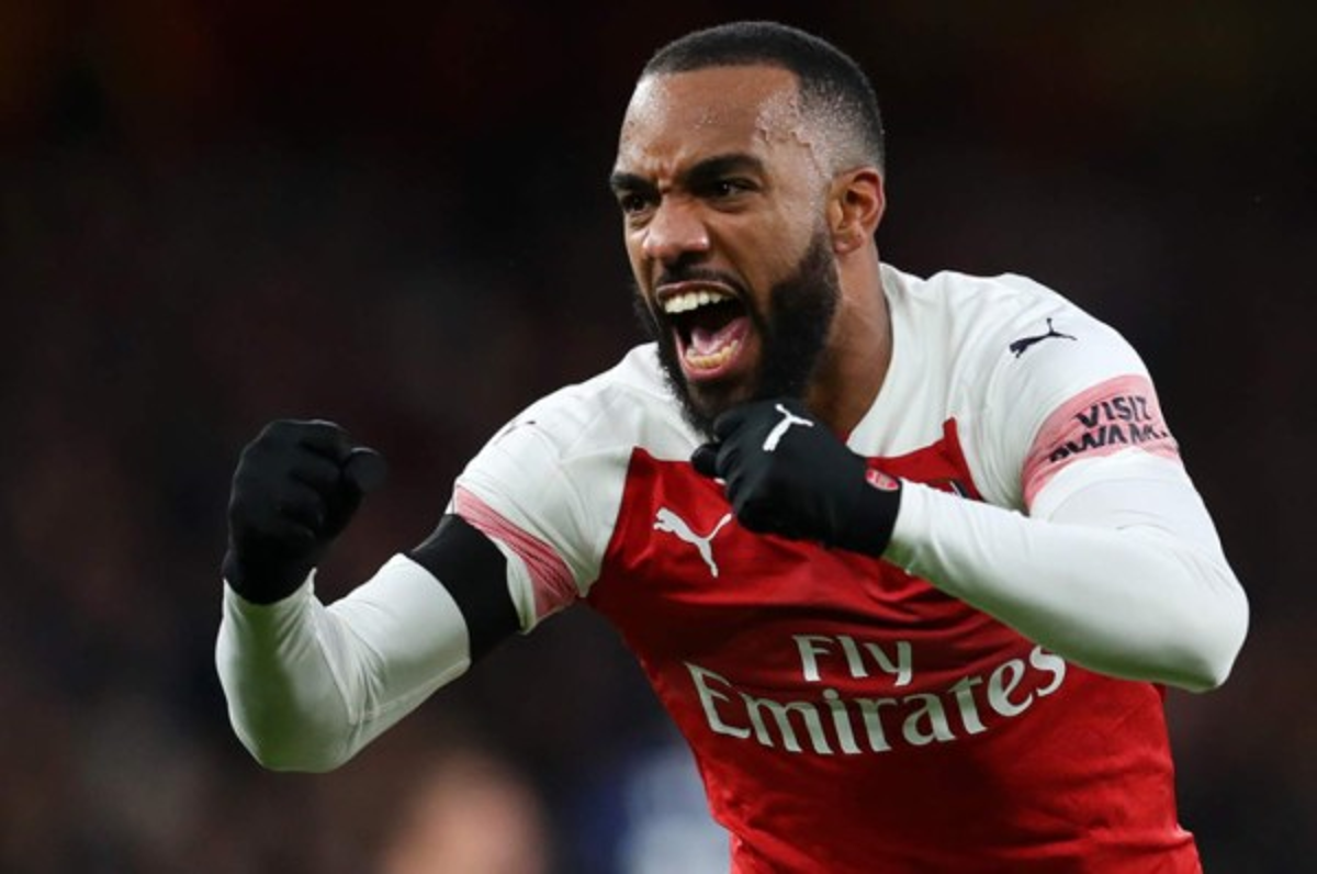 Barcelona 'anuncia' el fichaje de Lacazette en redes... ¡Por error!