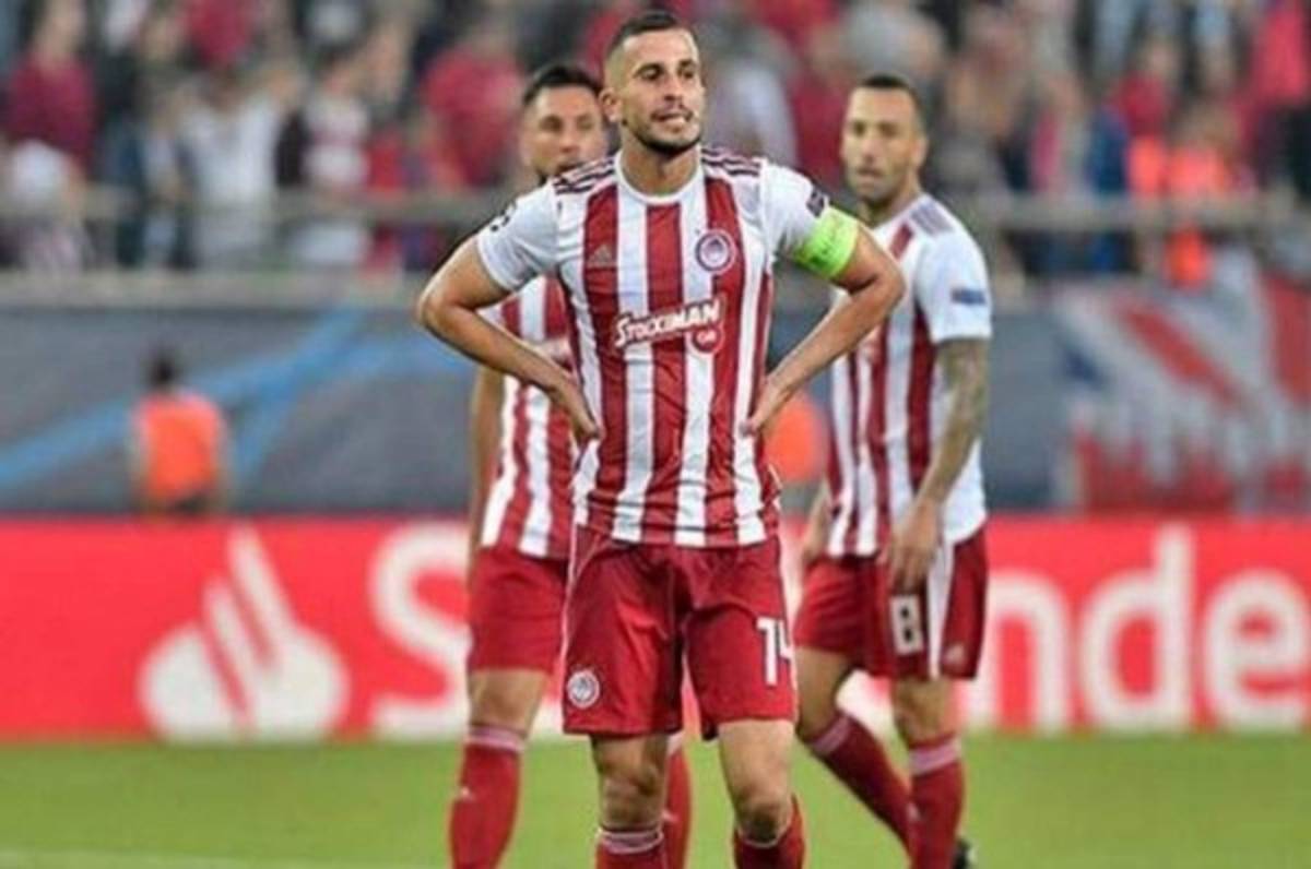 Tres jugadores del Olympiakos son descubiertos en una fiesta ilegal