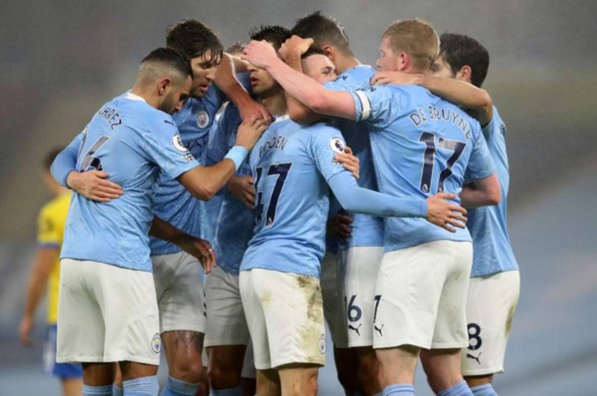 Manchester City vence al modesto Brighton y acecha al United y Liverpool en la Premier League