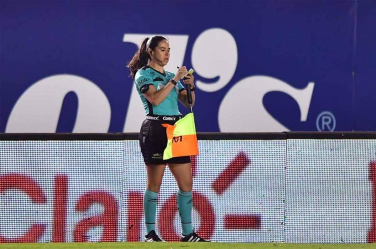 ¿Quién es Karen Díaz? La árbitra mexicana que dirigirá en el partido de Honduras contra Canadá