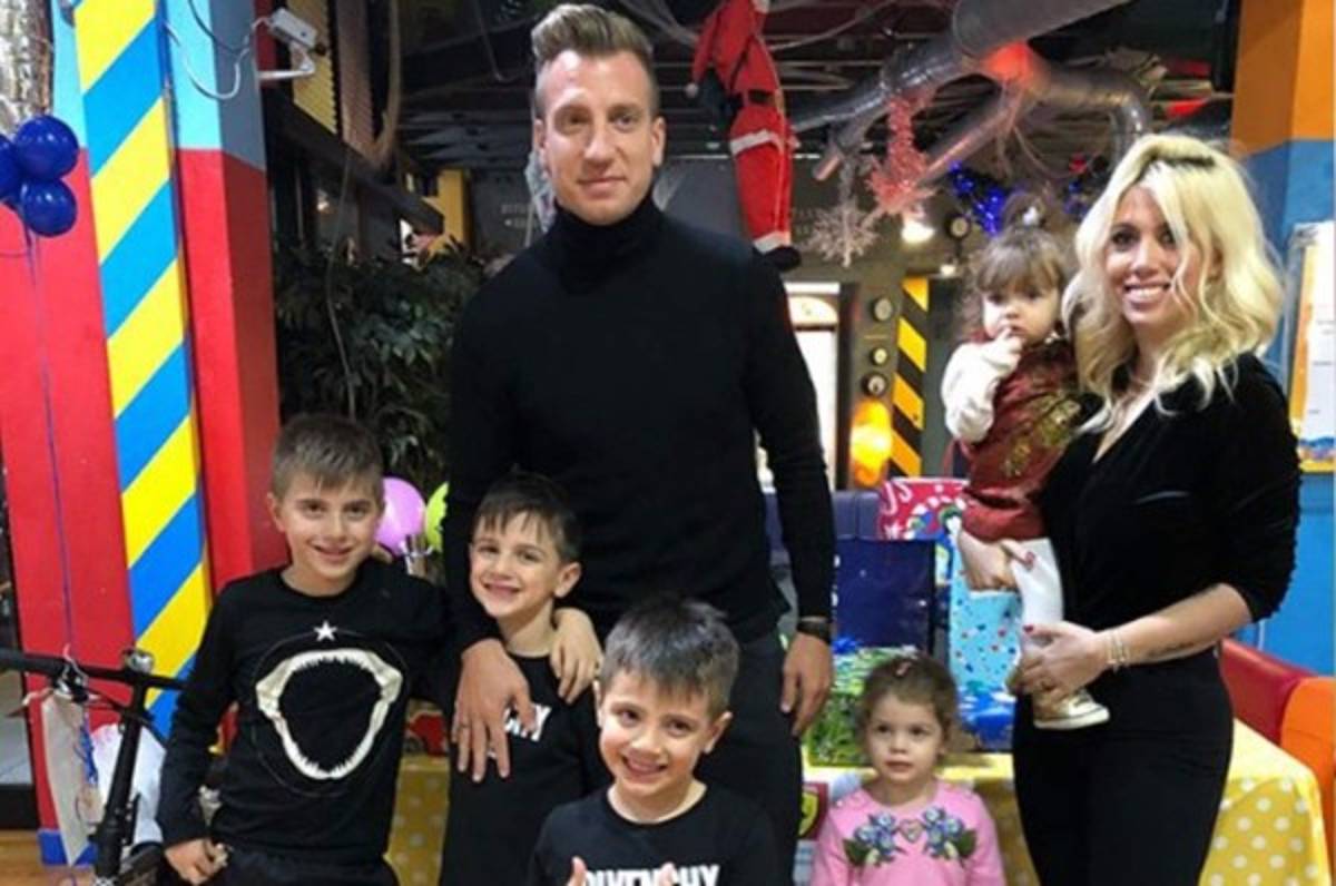 Wanda Nara hace las pases con Maxi López