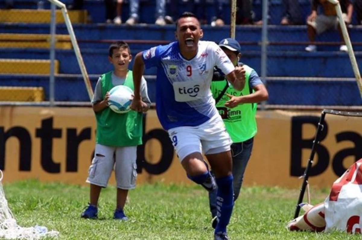 RUMORES Y FICHAJES: ¡Blas Pérez llegaría a Honduras y Costa Rica seguirá exportando!