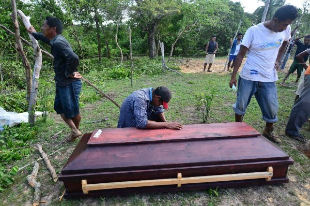 Desgarradoras imágenes en La Mosquitia por la muerte de pescadores en naufragio