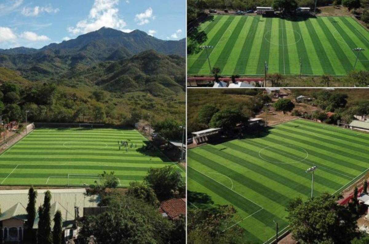 El bonito campo de fútbol en Caridad, Valle, con grama sintética y donde se jugará burocrático