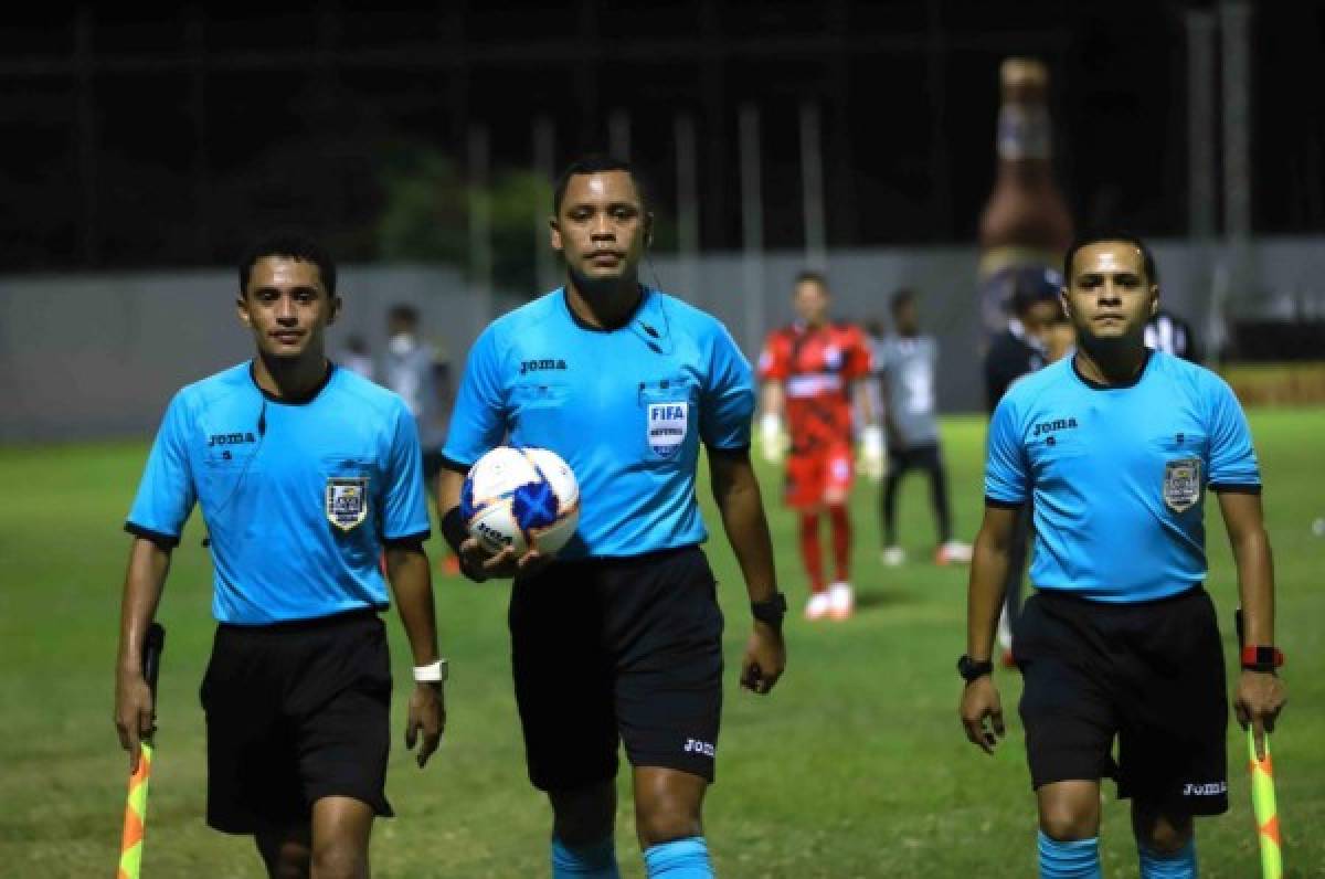 Árbitros hondureños designados para dirigir el juego Saprissa-Comunicaciones por la Concacaf League