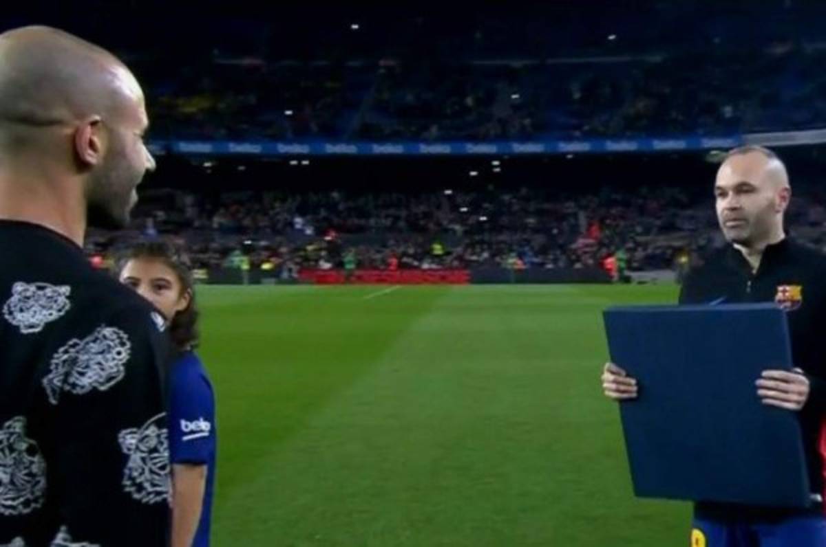 ¡ÚLTIMO ADIÓS! El bonito homenaje del Barça a Mascherano en el Camp Nou
