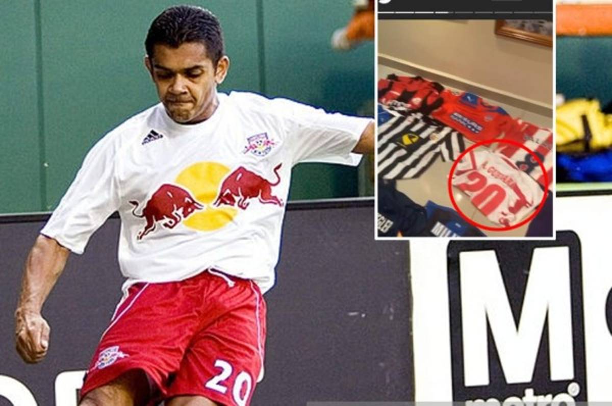 ¡Solos cracks! Emilio Izaguirre muestra su impresionante colección de camisetas